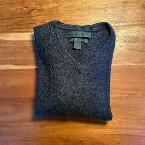 Tahari Pure Luxe 100% Cashmere V Neck “S” Sweater